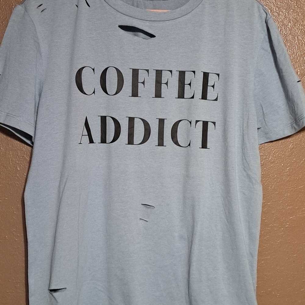 2 Distressed Tees Size Medium - Picture 4 of 6